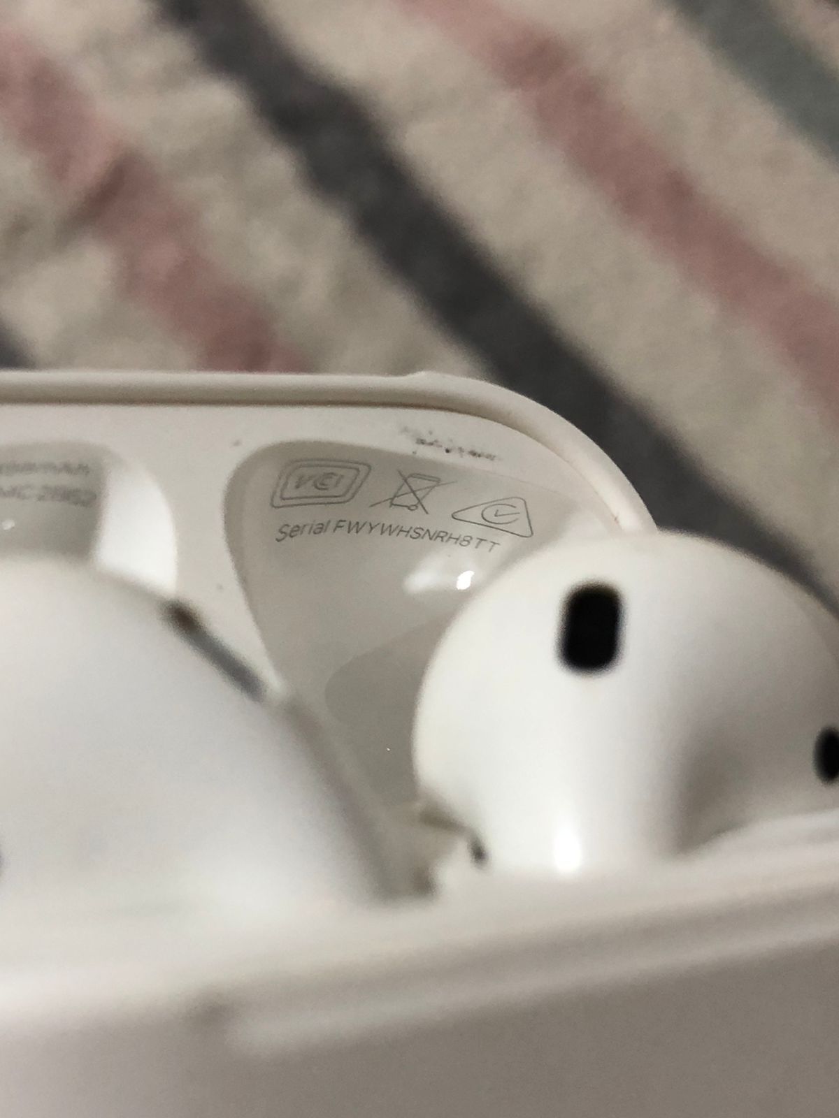 Продам AirPods  беспроводные наушники Оригинал