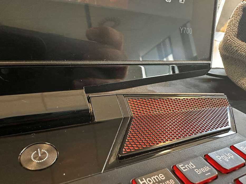 Laptop gaming Lenovo Y700-15ISK - i7 x8- 16 GB RAM, GPU 4GB, SSD + HDD