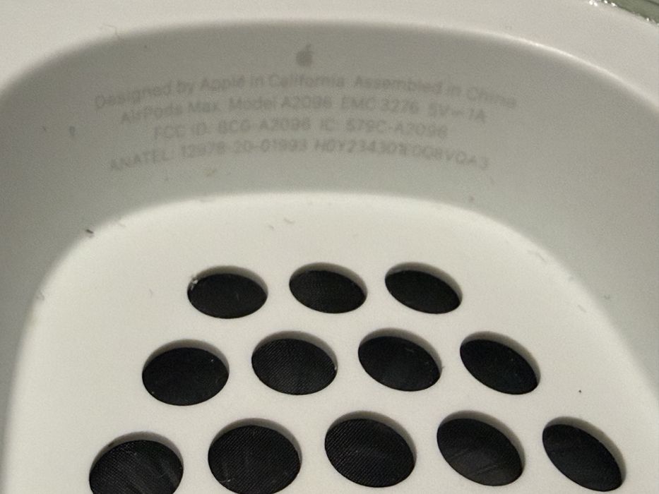 Airpods max green first gen (lightning)