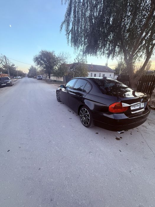 BMW E90 320d 177cp*CarPlay*DPF ACTIV*KEY LESS GO/Entry**Buton START