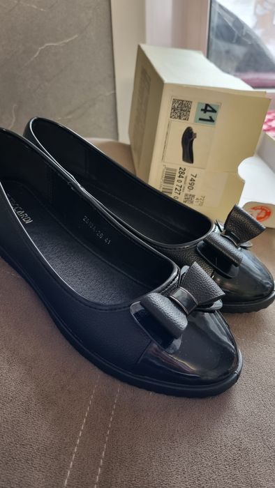 Продам женскую обувь