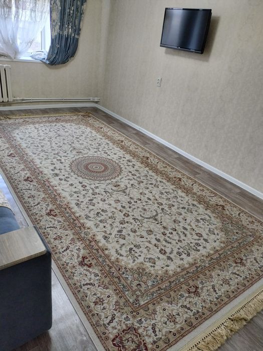 Продам ковер в хорошем состоянии