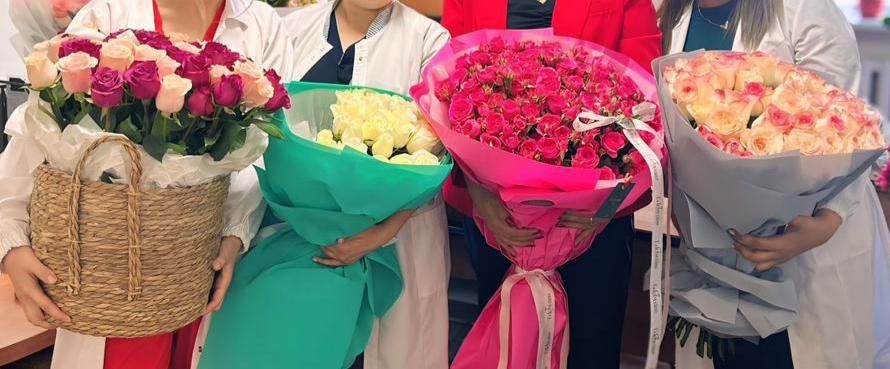 Продам цветы по 15к торг