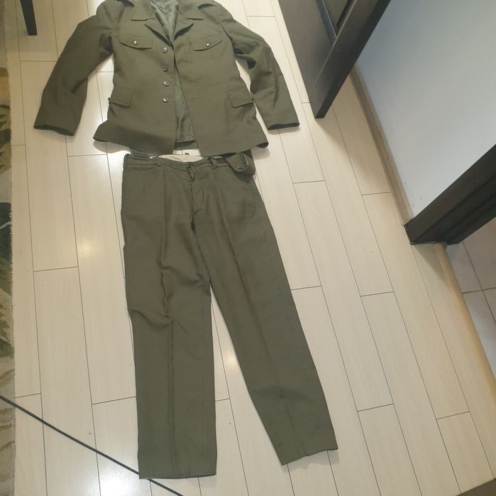 Costum tinuta militara armata romana  FOLOSIT