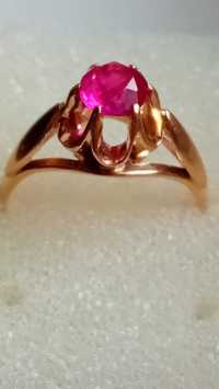 Антикварен руски златен пръстен с рубин