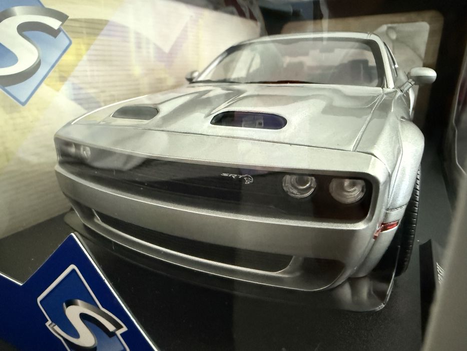 Macheta Dodge Challenger 1/18 Solido