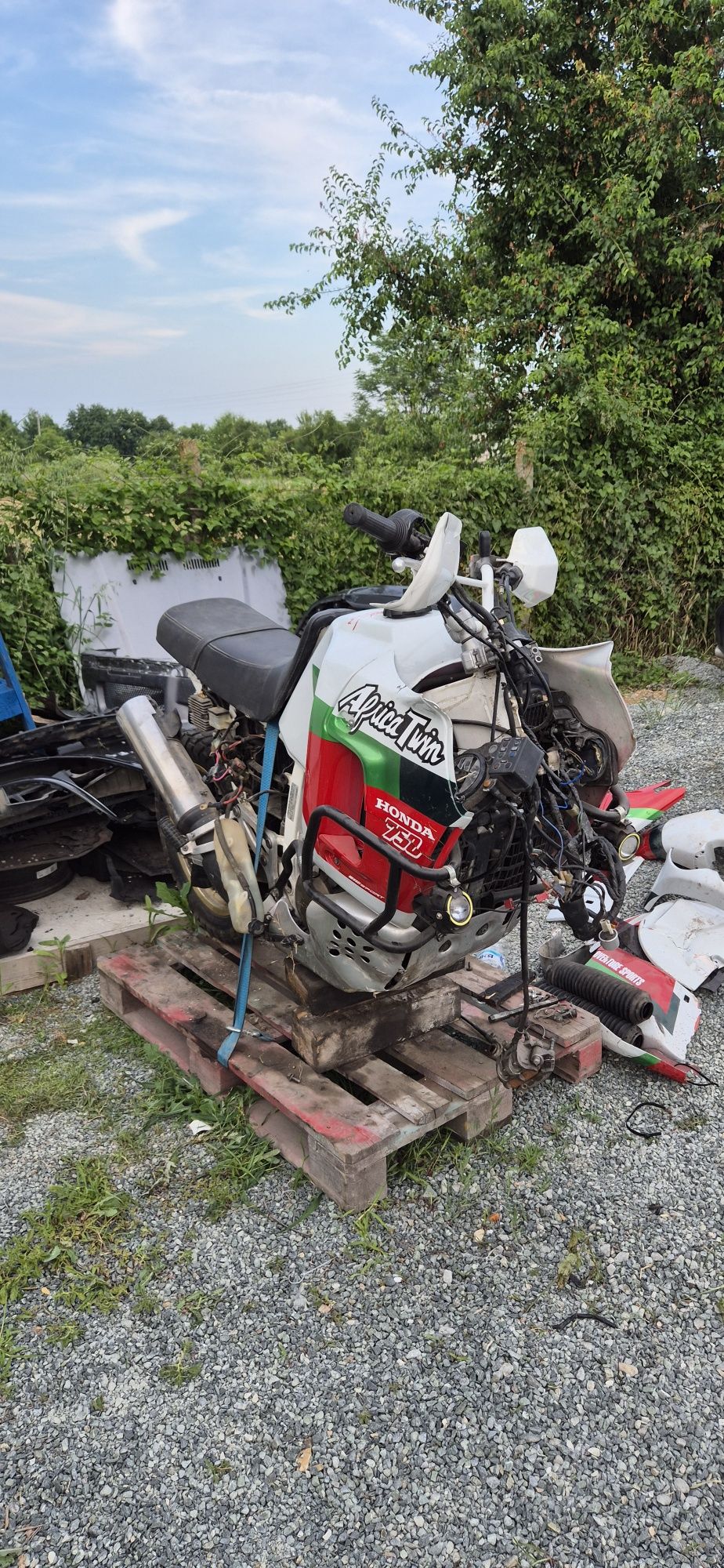 Honda africa twin 750
