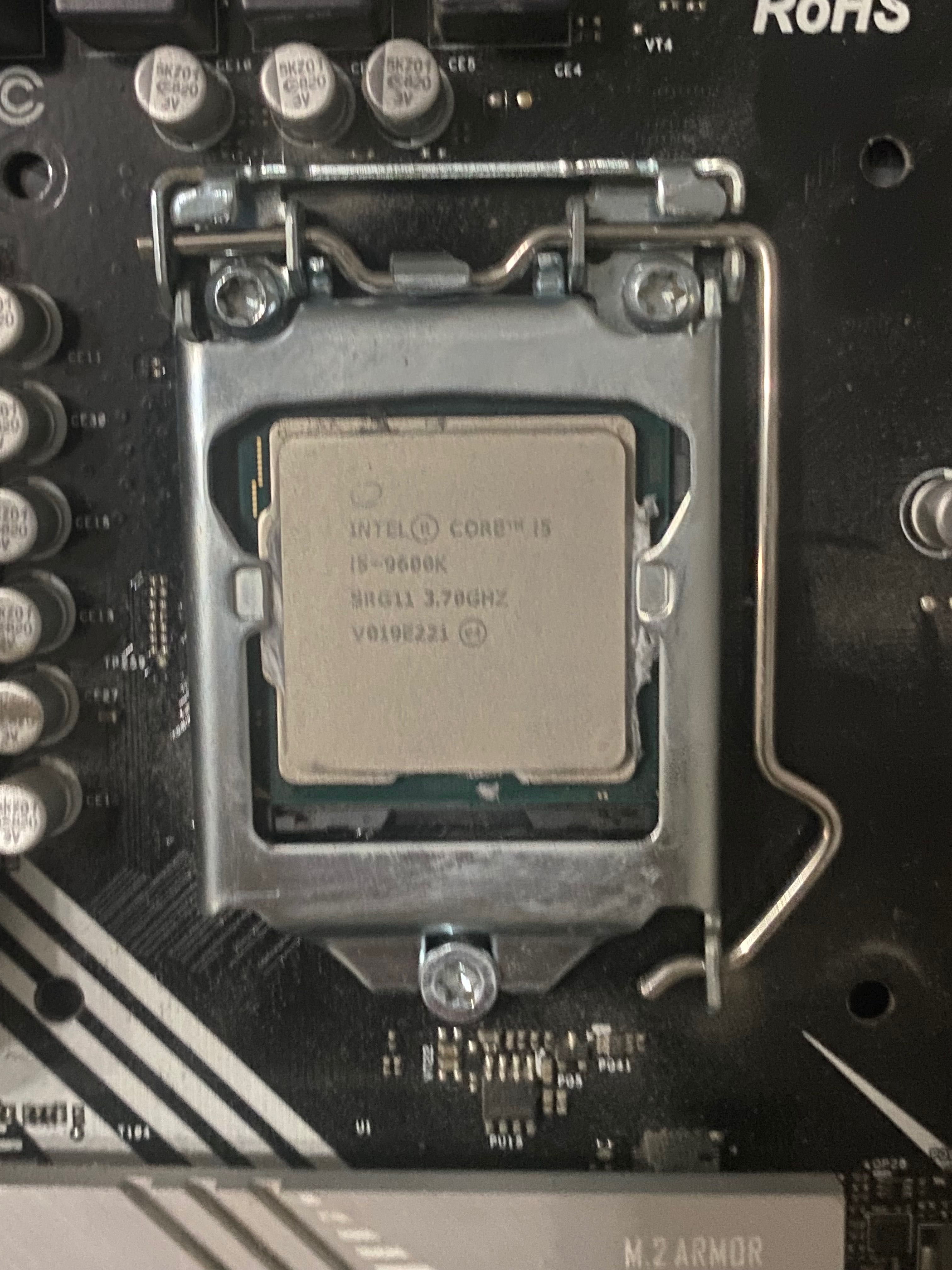 Процесор intel core i 5-9600K