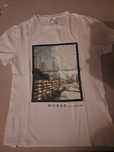 Оригинална тениска на Guess