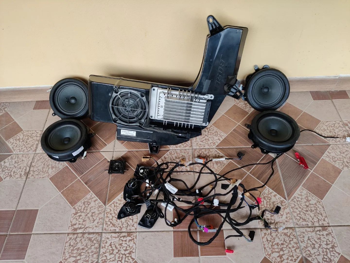 Sistem audio BOSE statie boxe subwoofer tweetere Seat Exeo Audi A4 B6 B7 3R0035382A BERLINA