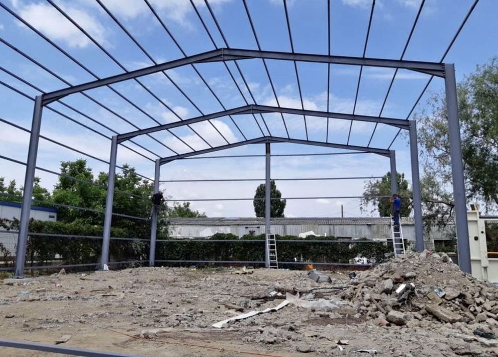 Vand hala metalica de 12 m x40 m x4 m la reducere