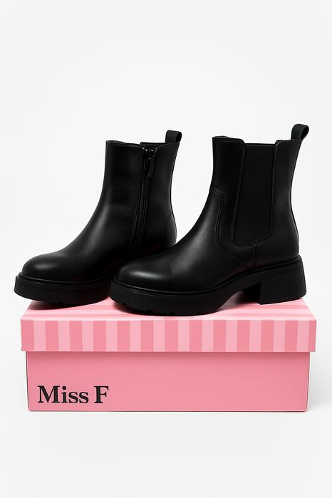 Ботинки женские челси !!!
Покупала дочке на вырост ) , одела один раз