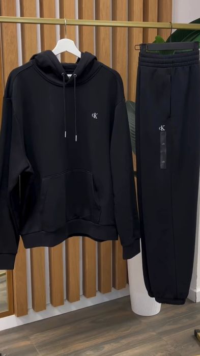 Мужской спортивный костюм от Calvin Klein