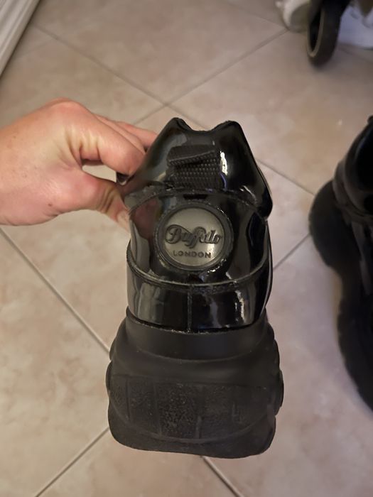 Buffalo черни лачени