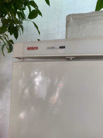 Продается рабочий холодильник BOSCH