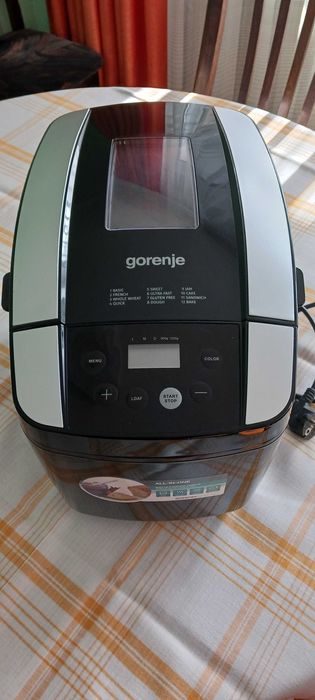Хлебопекарна Gorenje с 2 бъркалки