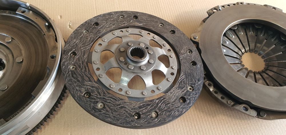 Kit ambreiaj volanta sachs 1.9 tdi BRB BKE AWX audi a4 b7 audi a4 b6