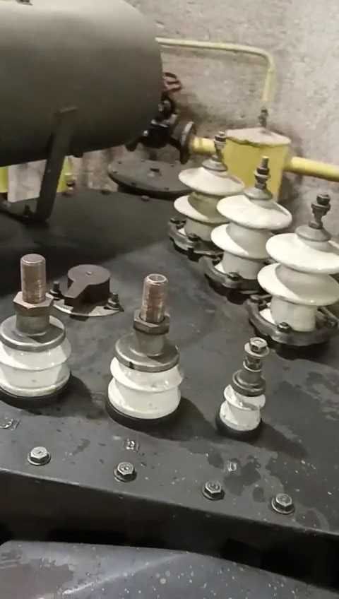 Продам рабочий трансформатор 630/10