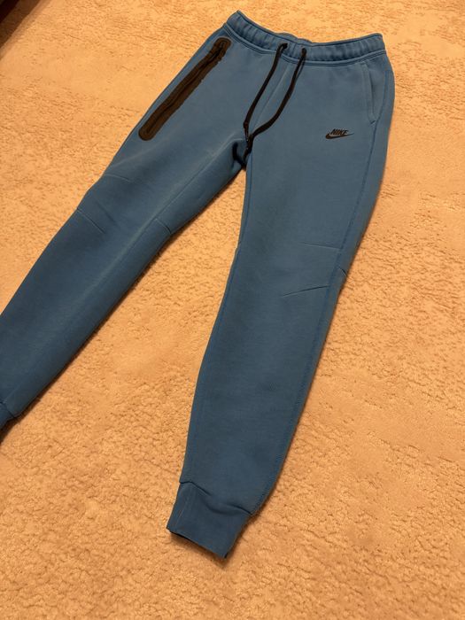 Pantaloni Nike tech