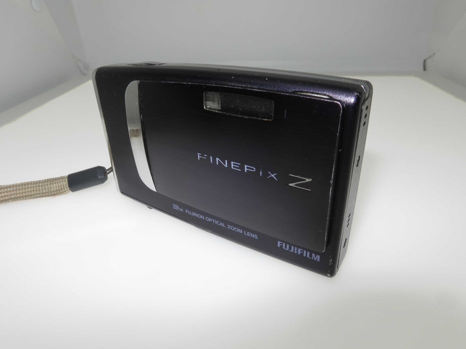 Fujifilm FinePix Z10fd страхотен лилав компактен фотоапарат, комплект