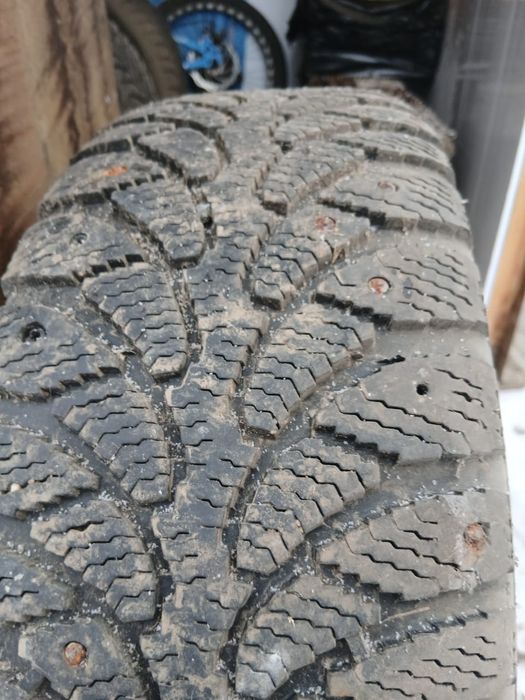 Продам комплект шин