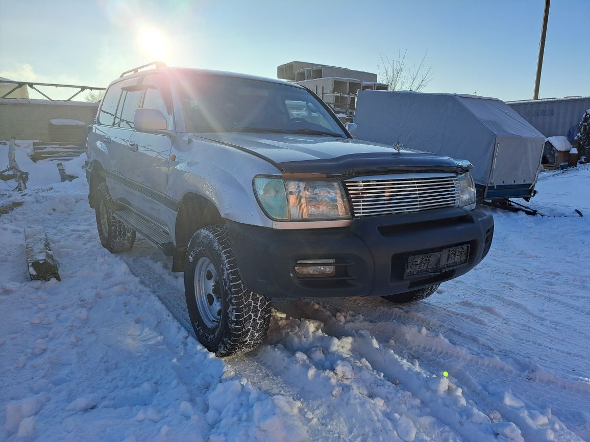 Продаётся по запчастям   Toyota LandCruiser 105,  2001 год, 4.2