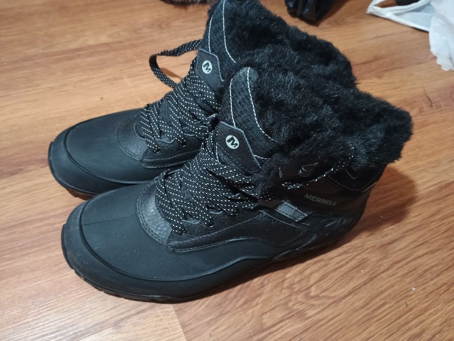 Дамски туристически обувки  Merrell ном.42.5