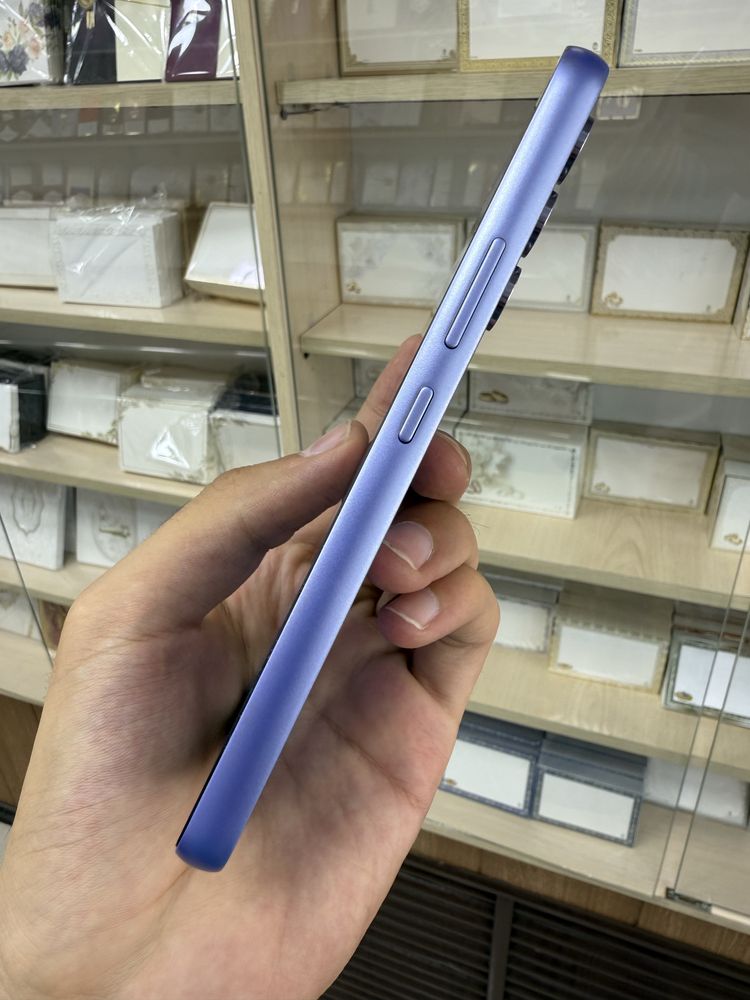 Samsung A54 8/256 ideal