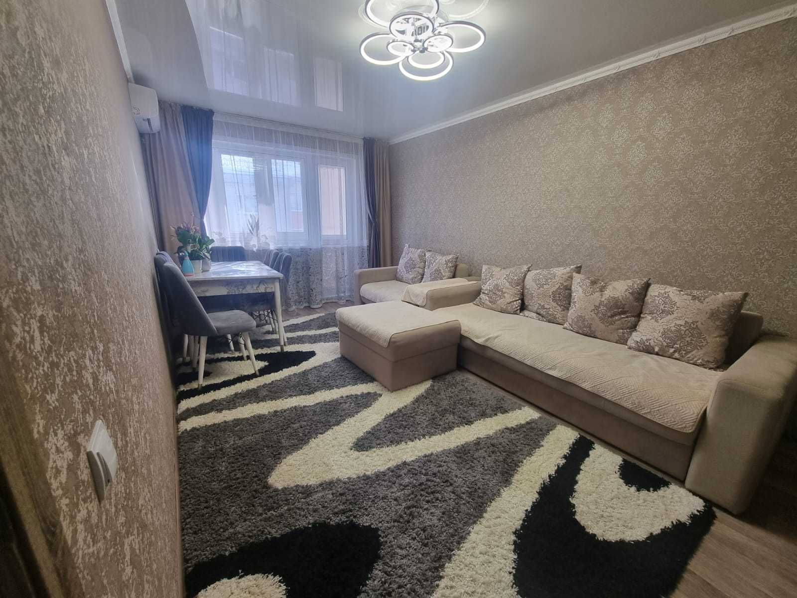 Продам 3 комнатную квартиру. Центр. Торг