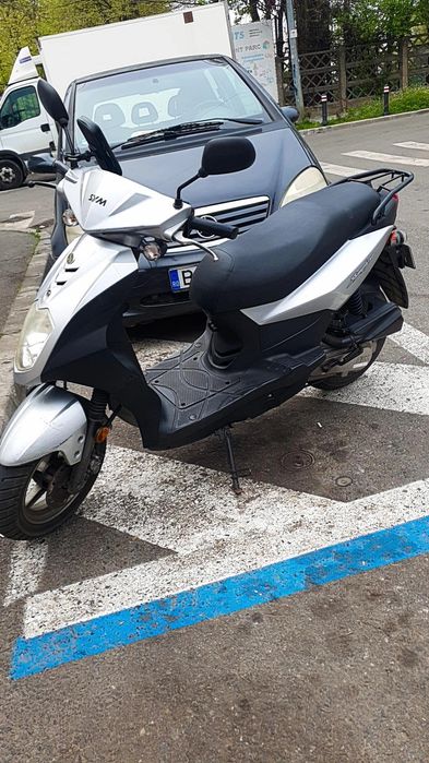 Vând scuter Sym fără permis !