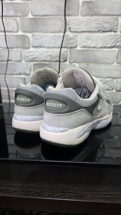 Оригинальные кроссы Lacoste