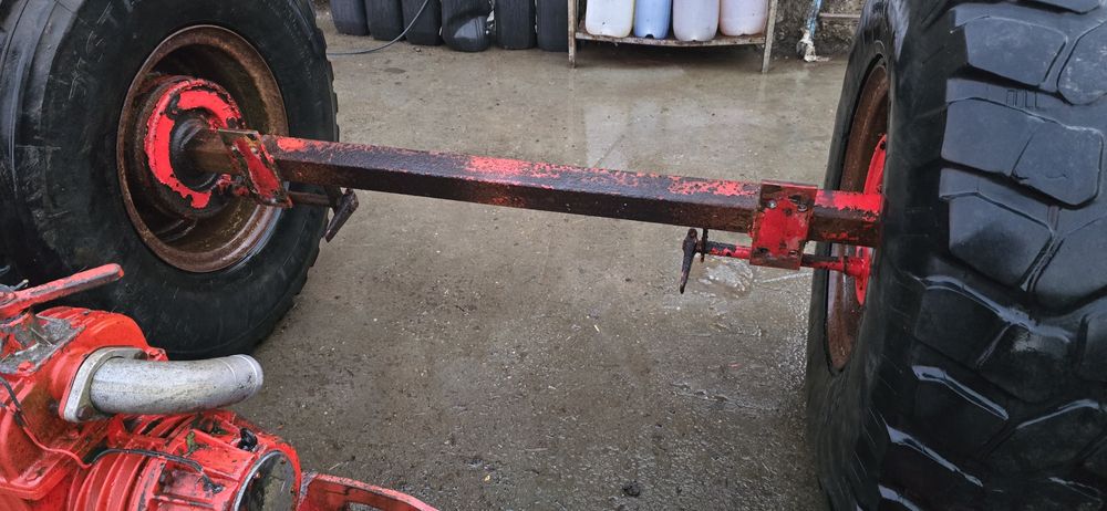 Axa remorca tractor