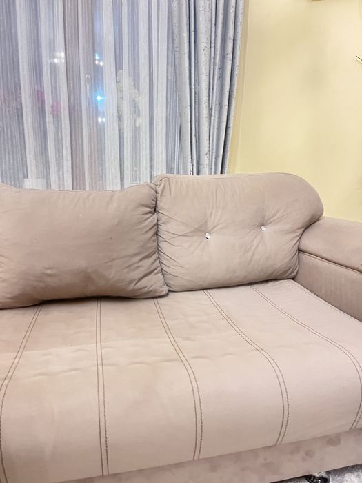 Canapea crem de vanzare