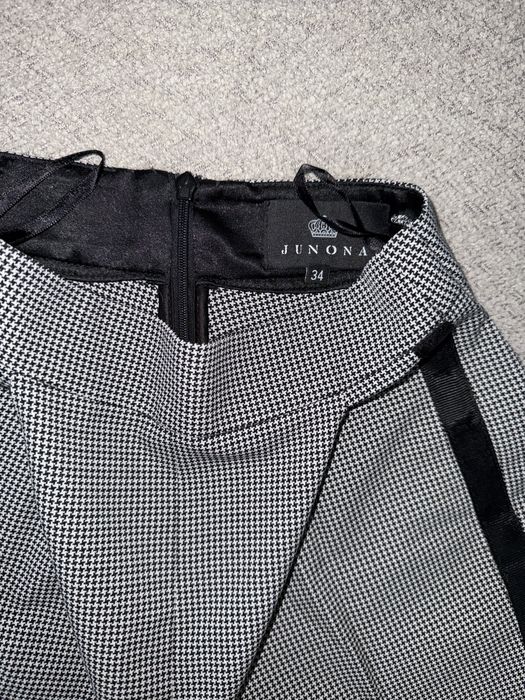 Къси панталони Junona