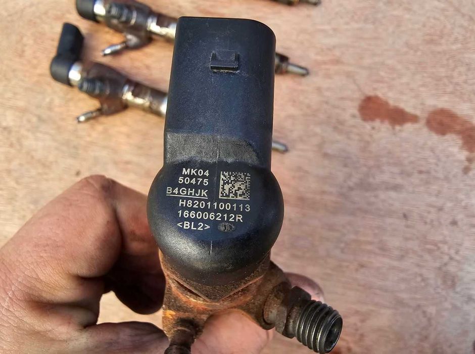 Injector Dacia Duster 1.5 DCI Cod injector 166006212R