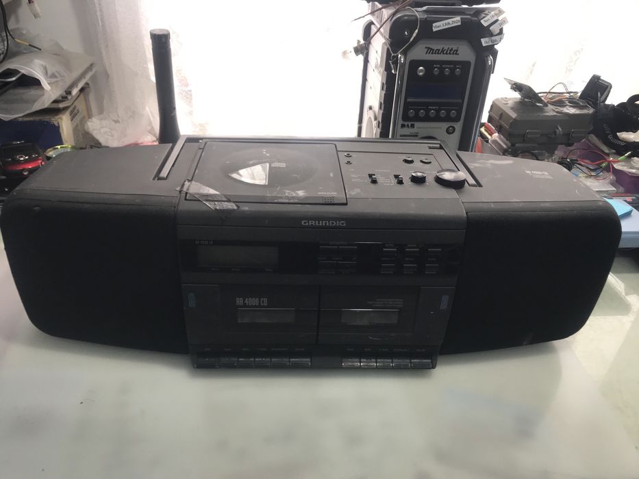 Vând radiocasetofoane de colecție