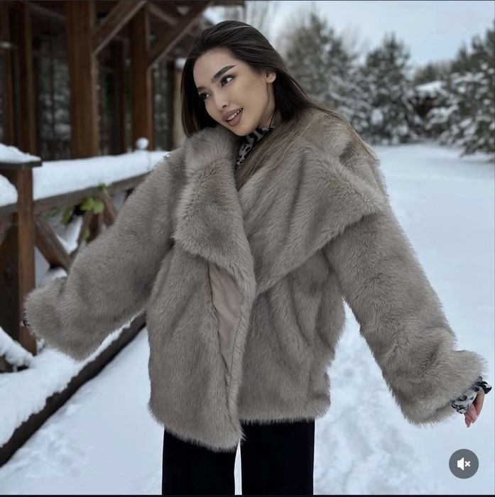 Продам эко шубу почти новая