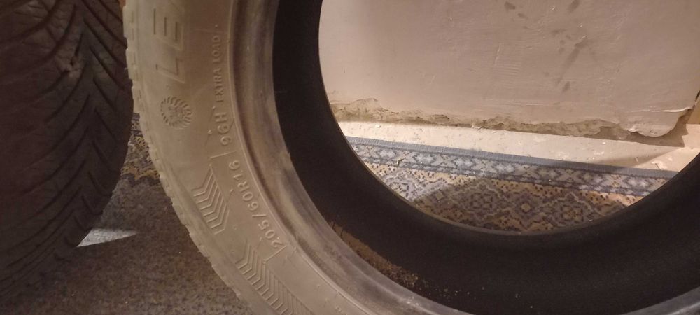 Всесезонни гуми 205/60 R16 2 бр.