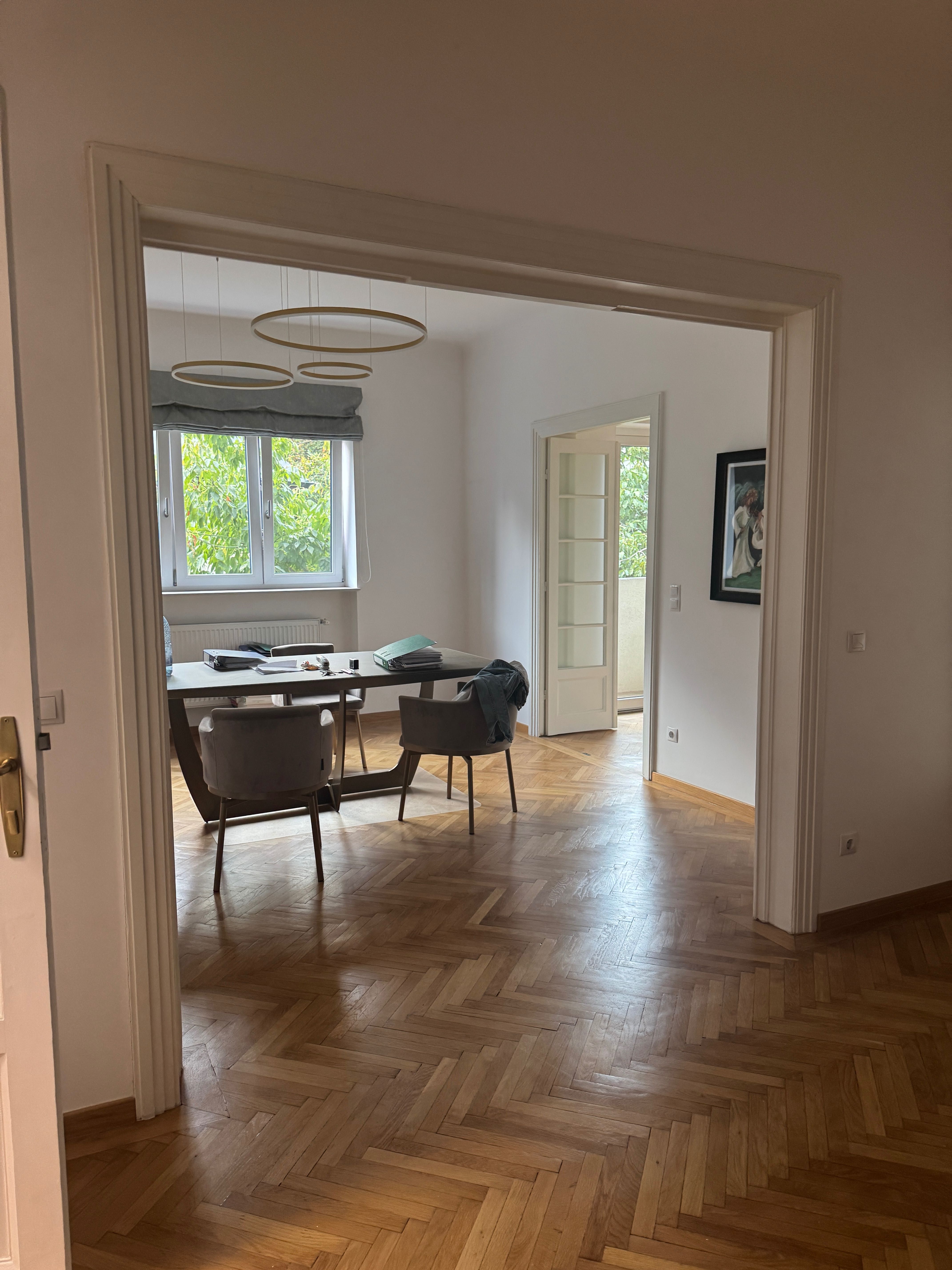 Ofer spre inchiriere   apartament de 3 camere Universitate