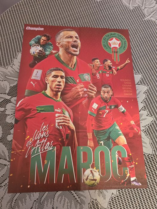 Футболно списание, плакат и карти