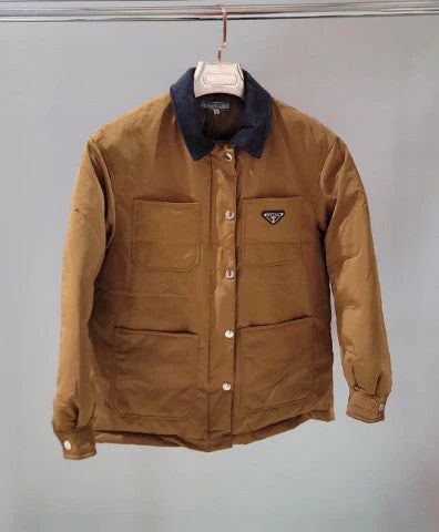 Зимний куртка сатылады.L размер