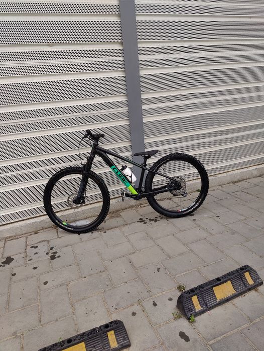 Bicicleta hardtail/dirt jumper cube acid 260