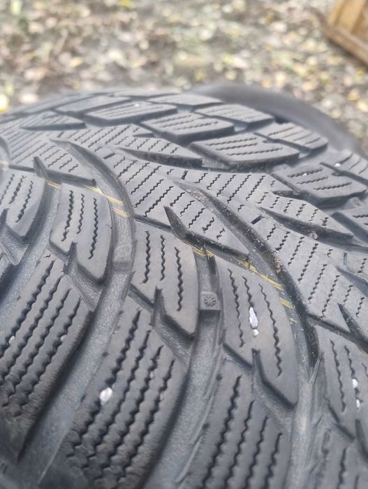 Anvelope iarna Nokian 500 lei toate 4