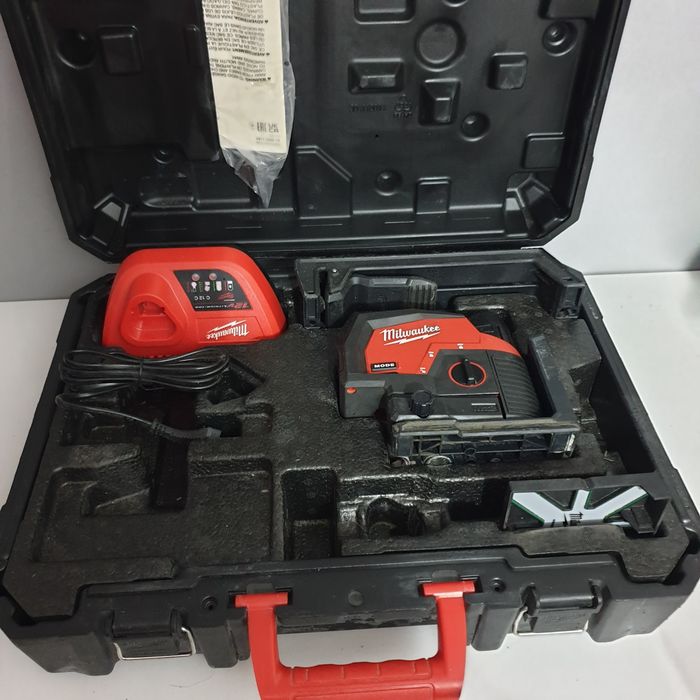 Milwaukee M12 CLLP Laser multi-liniar în cruce Raza verde