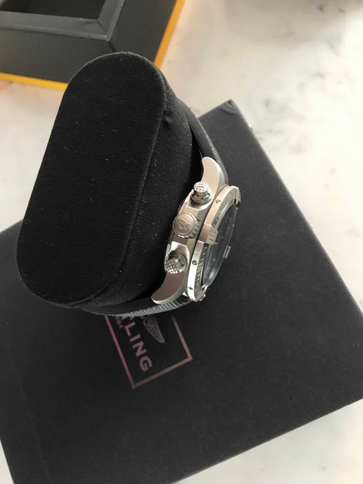 Breitling Chronograph Avenger Bandit Titanium E13383 45 mm