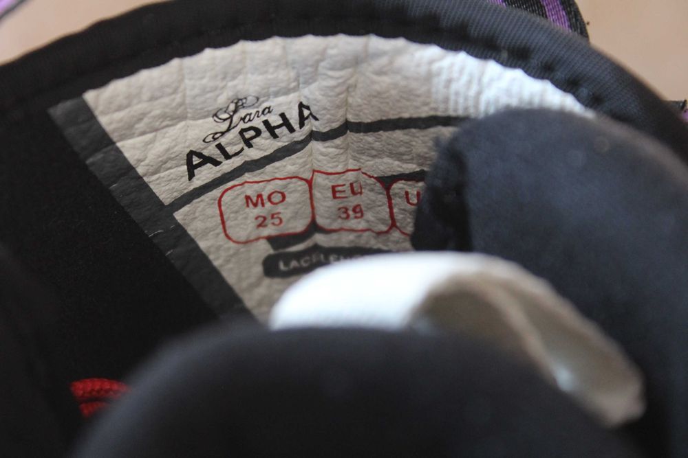 Boots Deeluxe Lara Alpha, mar 39 cod:024