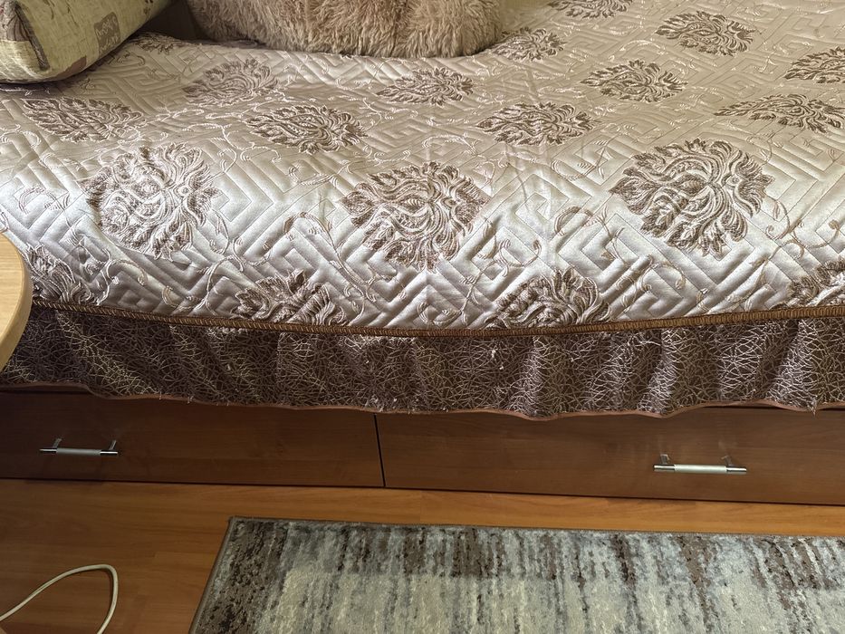 Одноместаная кровать с двумя ящиками