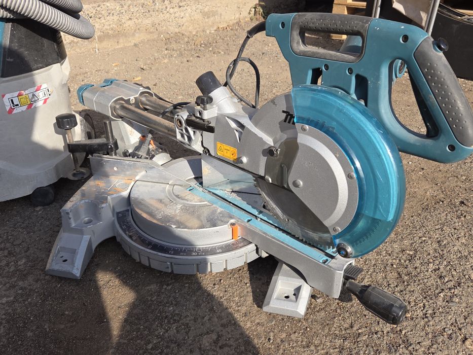 Makital 1018L пила торцовка