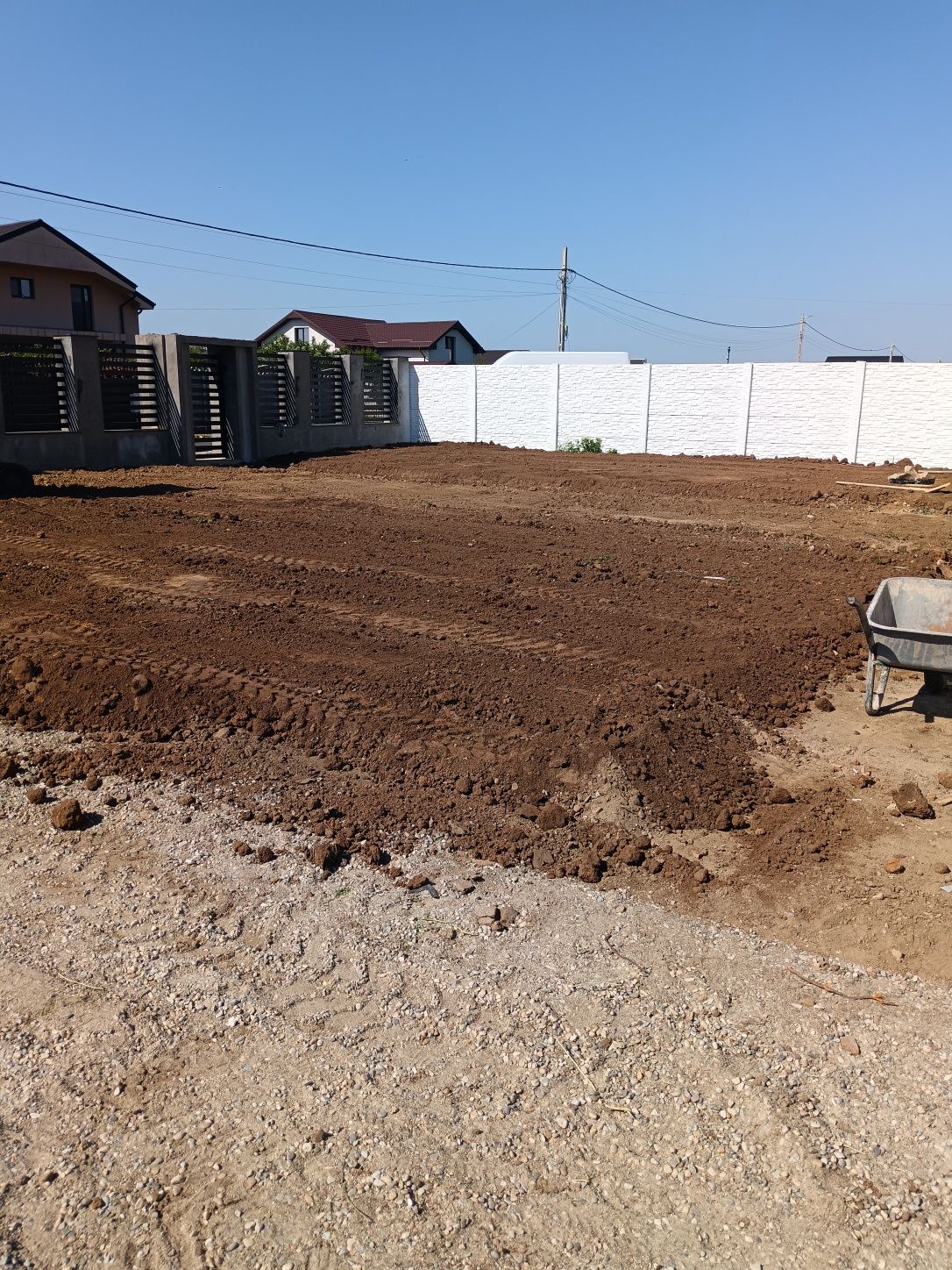 Lucrări cu miniexcavator 3 tone