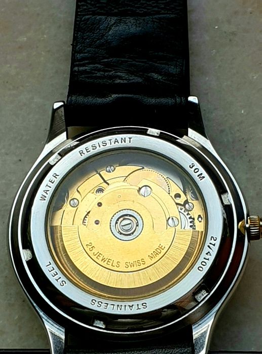 Ceas de mînă bărbați/femei JUNGHANS automatic anii '80